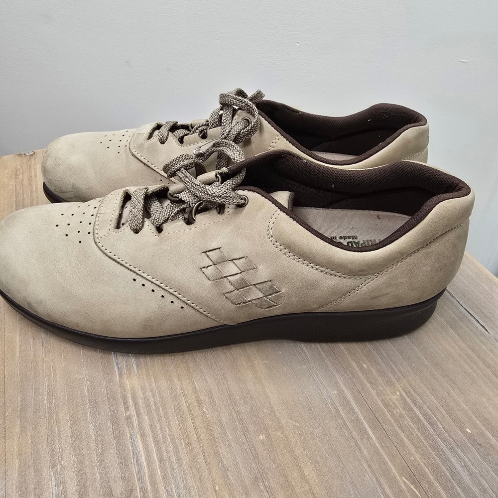 SAS Free Time Tan Nubuck Leather Walking Shoes Womens 9.5 S Slim Sneakers